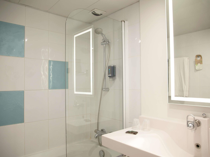 Bathroom 5, Novotel Lille Centre Grand-Place, Nord