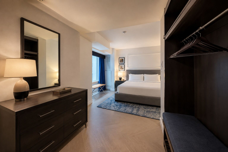 Room 4, Toronto Suites - Econo, Toronto