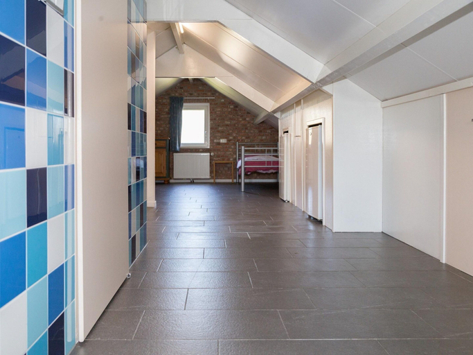 Room 5, Dual Holiday Cottage for 8 in Baarland, Borsele