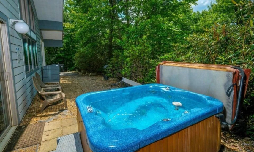 Terrace/patio 3, Black Bear Getaway, Sevier