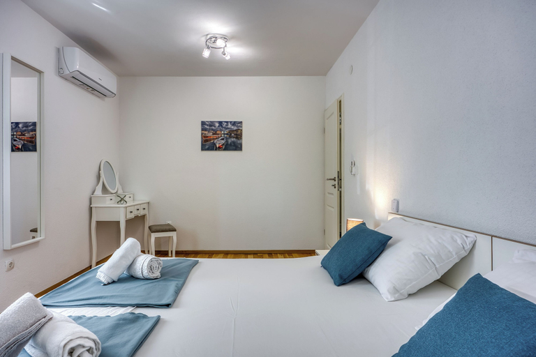 Room 1, Villa Ancora - Merope Apt /w Jacuzzi & Terrace - Happy Rentals, Mali Lošinj