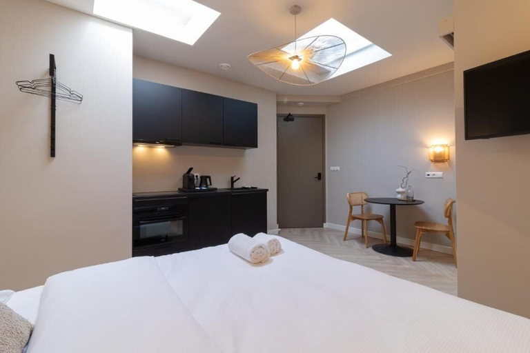 Bedroom 4, SAYŌ Boutique Hotel, The Hague