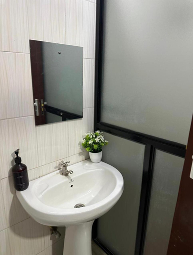 Bathroom, Jiji poa, Kiambaa