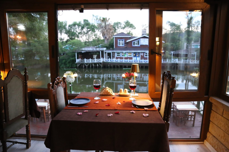 Dining 4, Mell's River, Şile