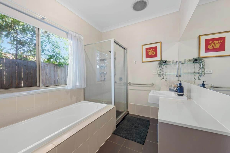 Interior 2, Open Plan! 3 Bedroom House - Taringa, Taringa