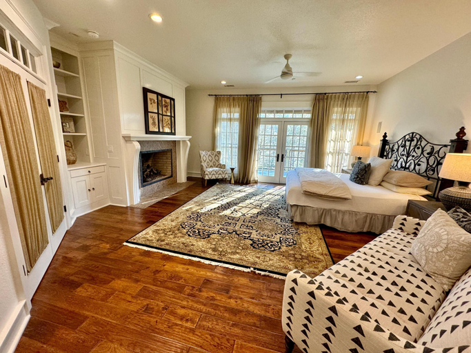 Room 3, Haven and Hearth, Sevier