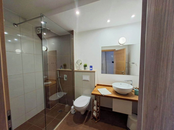 Bathroom 3, Villa Cascada, Podgora