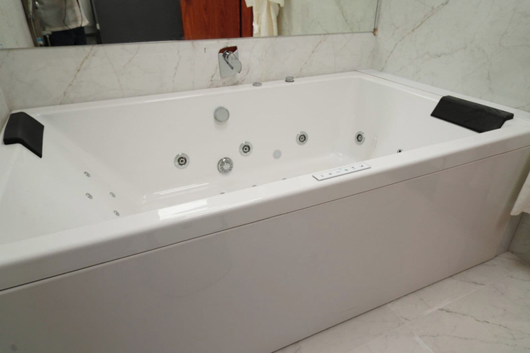 Bathroom 5, HOTEL BHAGYALAXMI LUXURY INN, Gandhinagar