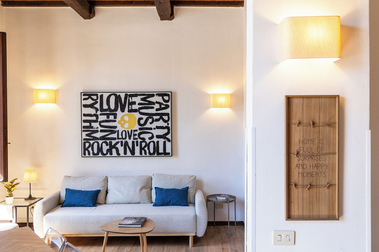 Living area 4, Rental In Rome Rosselli Palace Deluxe 3 Apartment, Florence