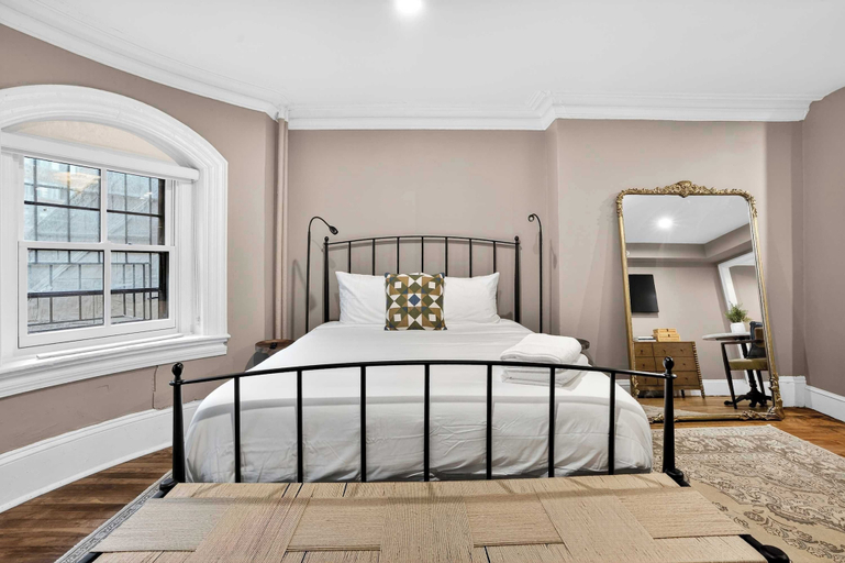 Room 5, The Concord Hotel, Boston
