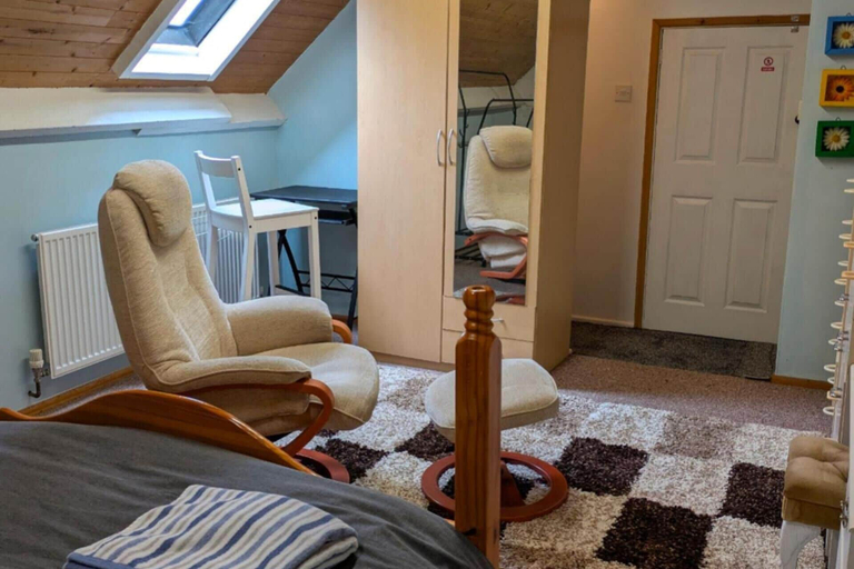 Room 3, 4-bed - Sleeps 8 - Free Parking, Leicester