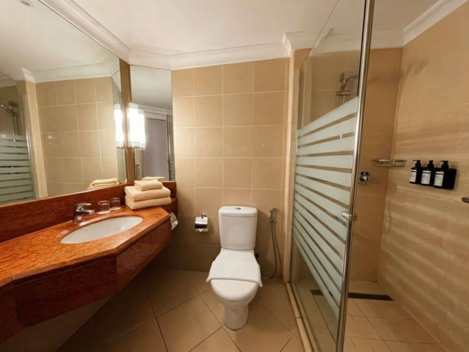 Bathroom 5, Mövenpick Resort Taba, Taba