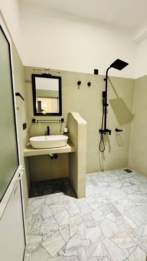 Bathroom 3, Suphiri, Dickwella