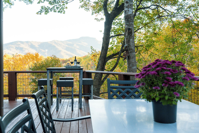 Interior 2, S'more To Love - Pet Friendly, Hot Tub, Pool Table, Views, & More, Watauga