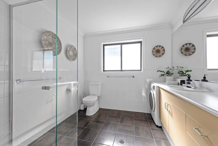 Interior 3, Noble House~2 Bed/1bath/1car~parklands + Transport, Wilston