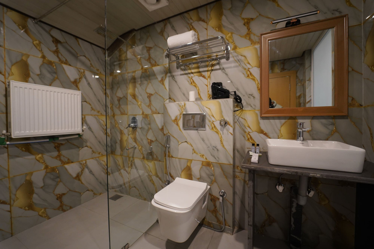 Bathroom, hotel gulmarg hills, Baramulla