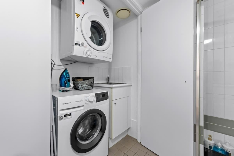 Interior 3, A Touch of Class! 2bed/2bath/1car/balcony/viewscbd, Brisbane