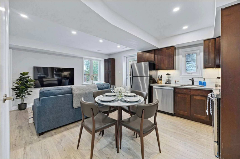 Interior 5, Stylish Modern Family Suite With Patio, Toronto