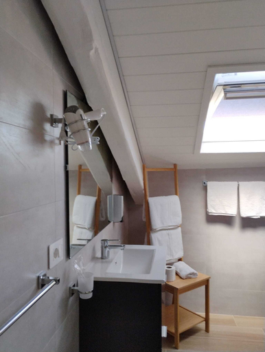 Bathroom 4, Pepè attic room Naples Central, Napoli