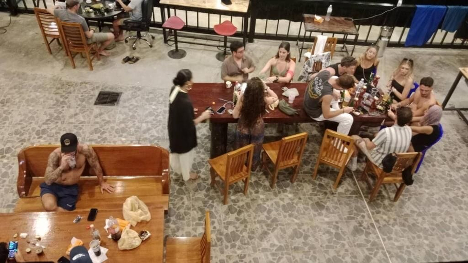 Dining, Dee-maak Hostel, Ko Phangan