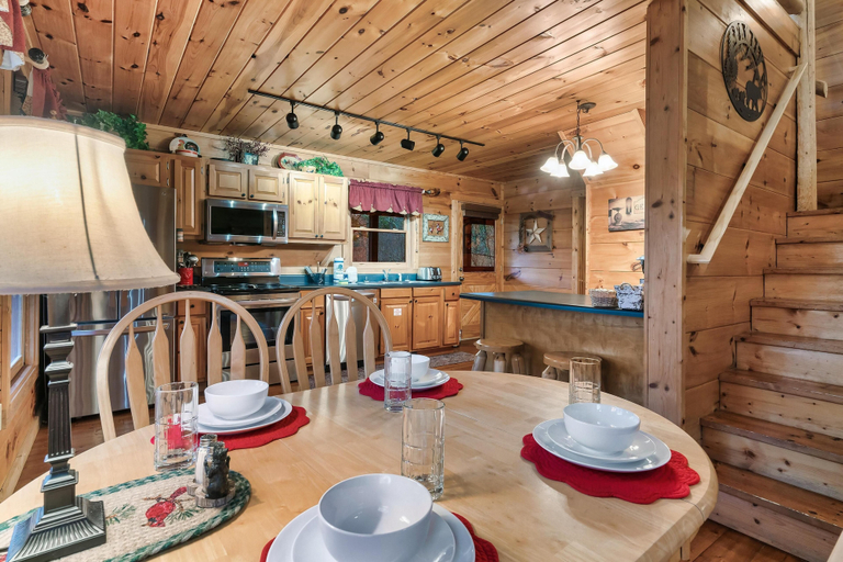 Dining 5, Whisper Ridge, Sevier