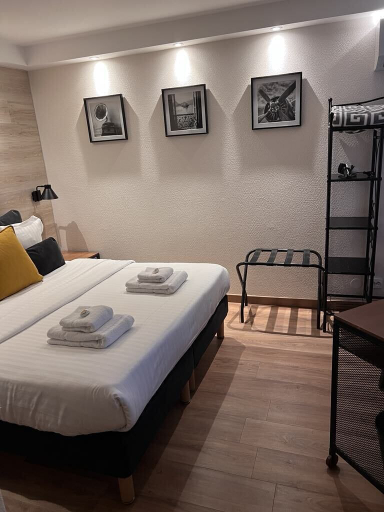 Room 3, Hotel des 4 Soleils, Savoie