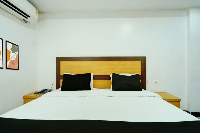 Room 5, Classic Room With Twin Bed Hotel Looranova, Chittoor