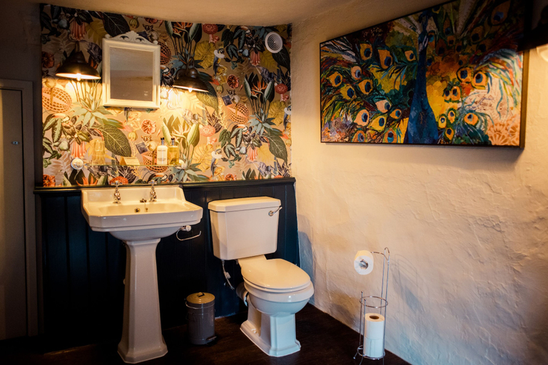 Bathroom 3, Host Stay Queen s Corner, Kent