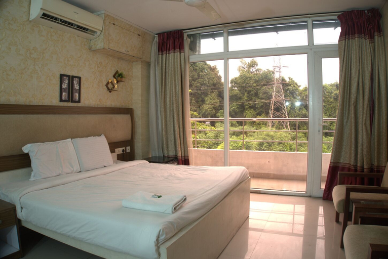 Room 2, Crest Wood Inn, Ernakulam