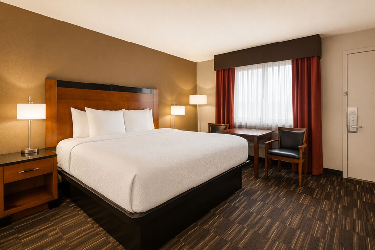 Bedroom 3, Best Western Executive Inn, Lea