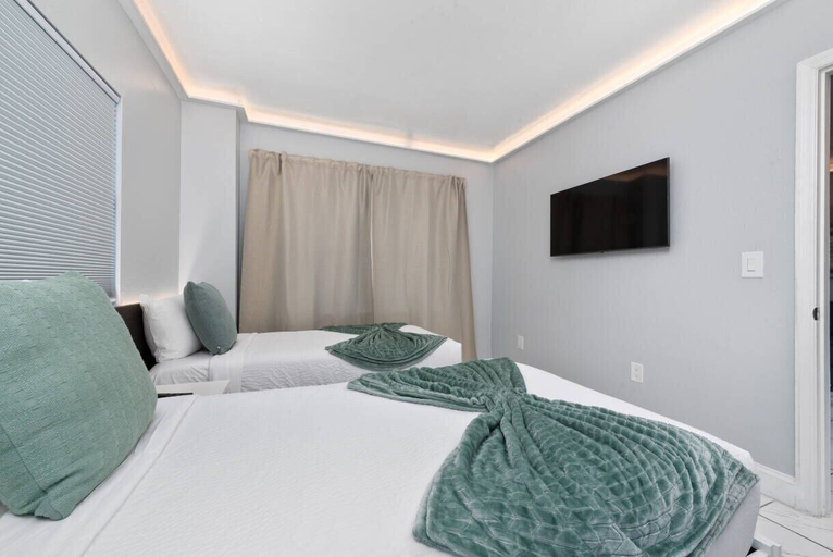 Room 4, The Enclave 2BR Near Universal, Pool & Gym, Orange
