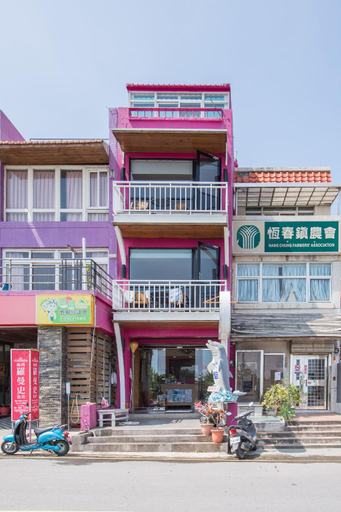 Exterior & Views
