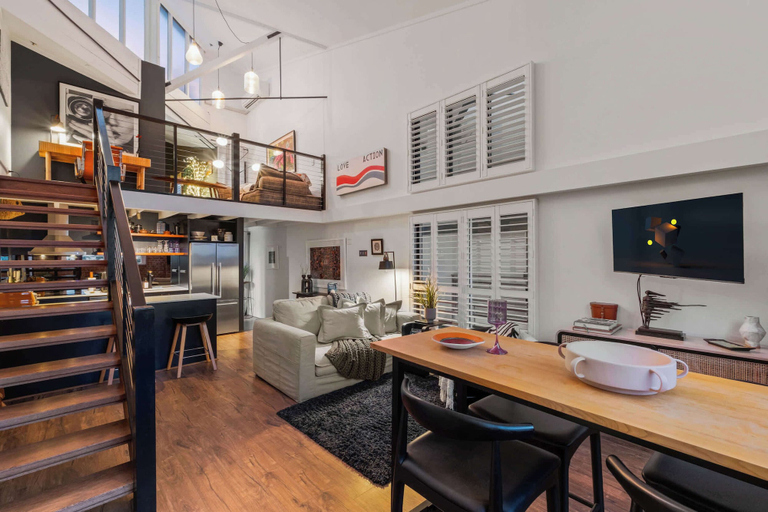 Interior 2, Luxury Water Views ~ 2bed/2bath/1car/pool, Newstead