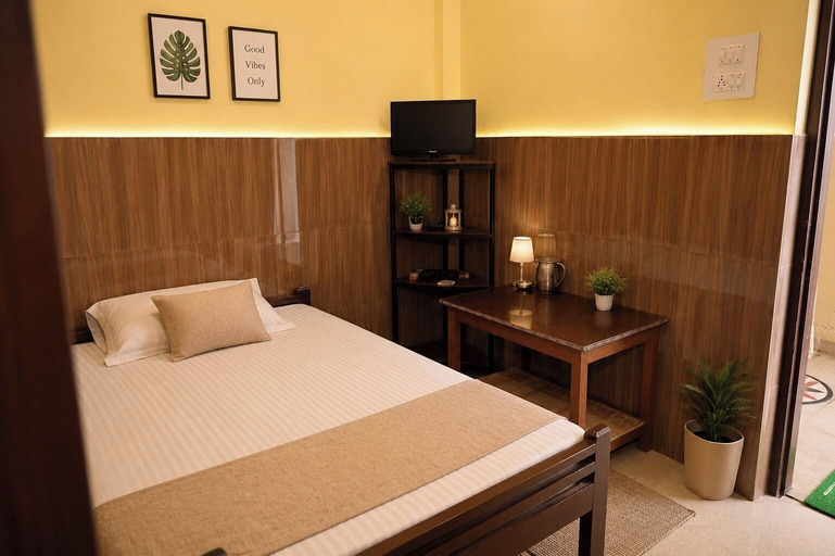 Room 3, Hotel Kaushalya Residency, Pithoragarh