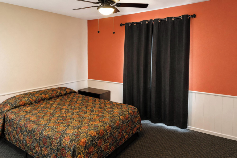 Bedroom 2, Sands Inn & Suites Lake Havasu City, Mohave