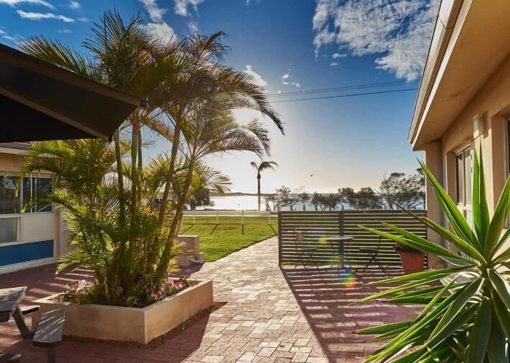 Terrace/patio, Apiwa Pelican Beach Front Apartments Kalbarri, Northampton