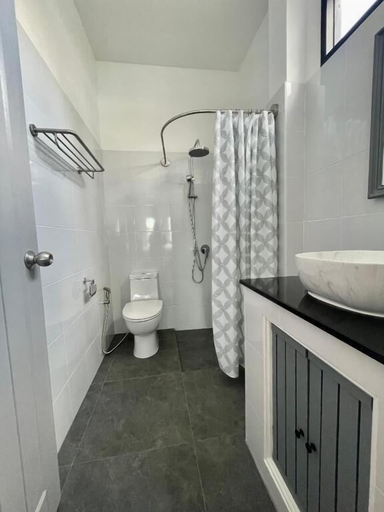 Bathroom 4, Casa Luna, Ratchathewi