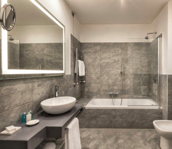 Bathroom 4, Sina Maria Luigia, Parma