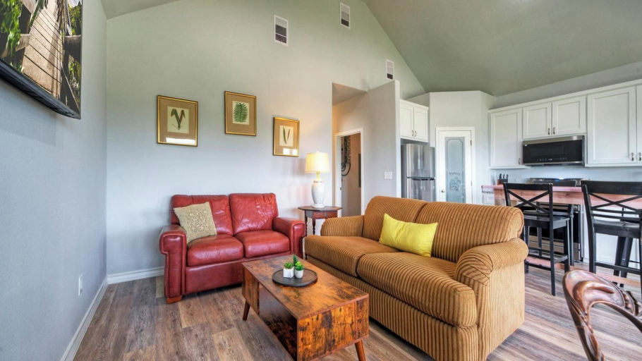 Interior 5, Kingfish by Avantstay Laguna Views + Deck Pool + Dock Access, Nueces