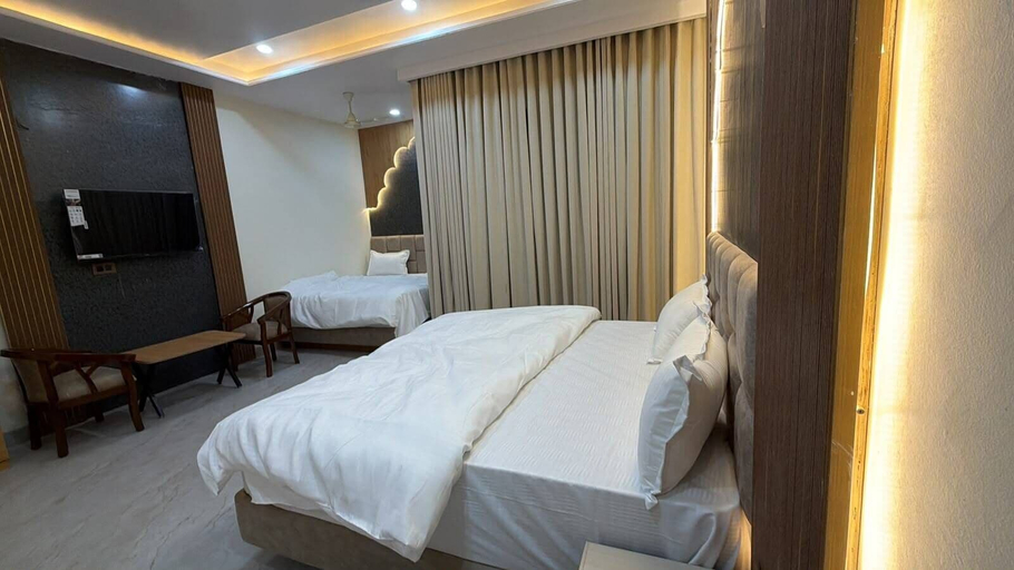 Room 4, Hotel Kanta Kuteer Barsana, Mathura