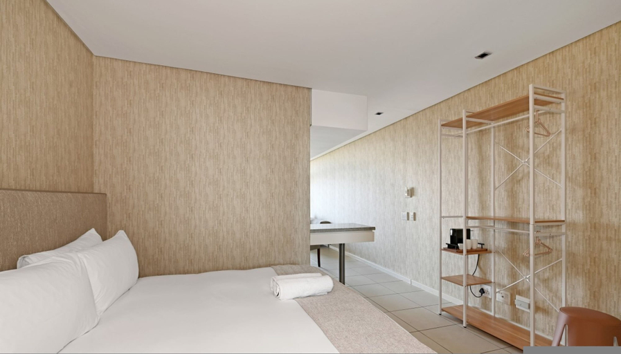 Room 2, 5th Floor - Spacious One Bed De Waterkant, City of Cape Town