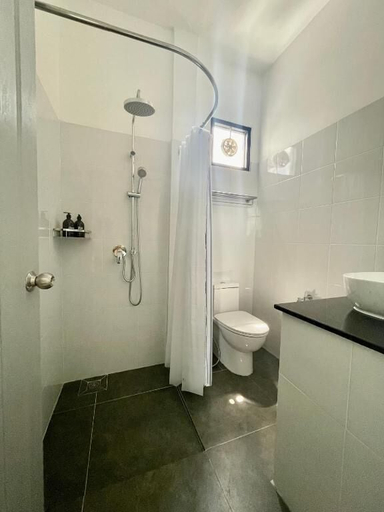 Bathroom 4, Casa Luna, Ratchathewi