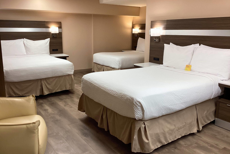 Bedroom 4, Days Inn by Wyndham Fredericton, York