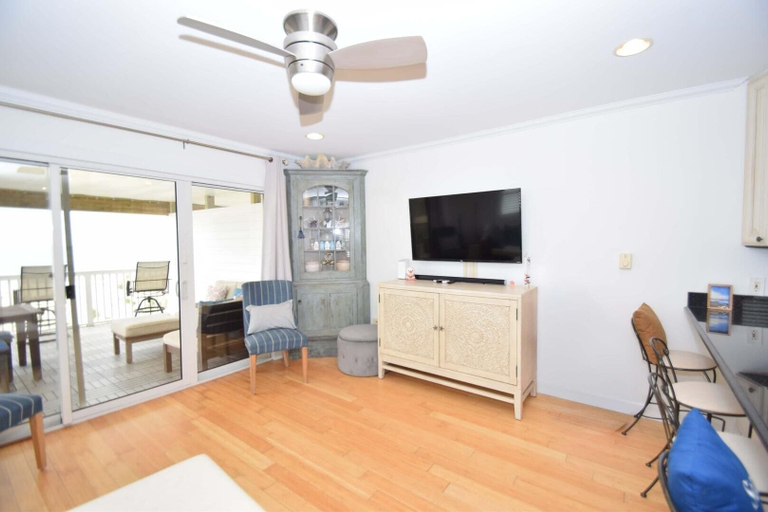 Interior, Beachcrest 8 1 Bedroom Condo, Worcester