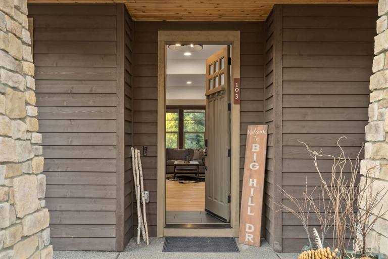 Room 3, Treetop Escape Hottub BBQ In Outdoor Fireplace, Kittitas