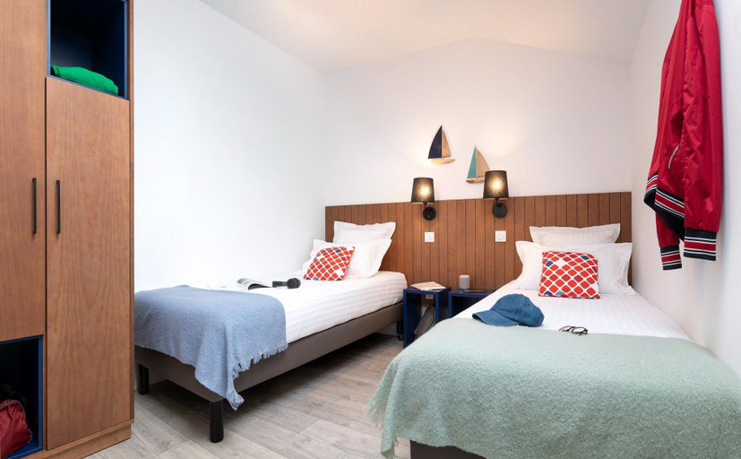 Room 2, Luxury 8-Person Private Pool Villa, Vendée