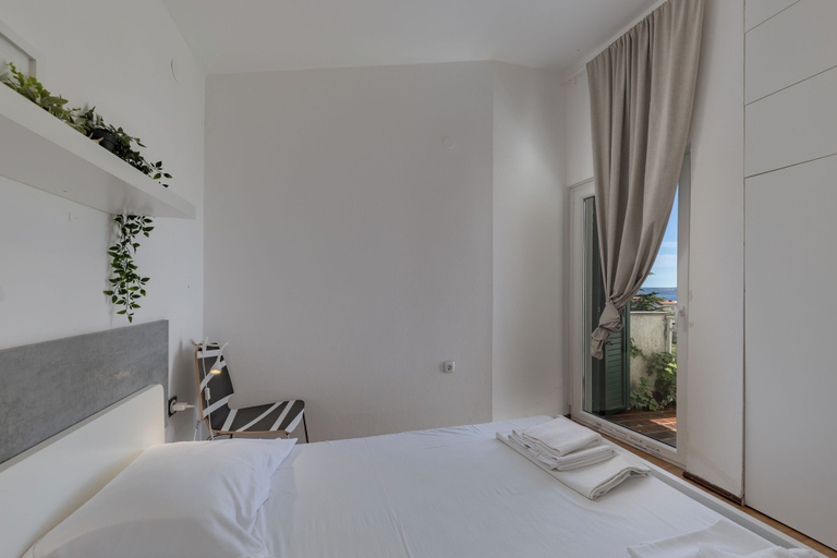 Room 5, Punta Debij Apartments, Punat