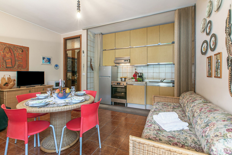 Dining room 2, Sweet Home Silvana - With Terrace & Parking, Imperia