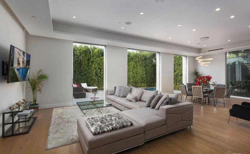 Exterior 4, N Spaulding, Los Angeles