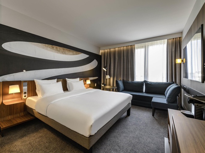 Bedroom 2, Novotel Regensburg Zentrum, Regensburg